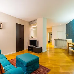 Appartamento Stylish At Piazza Municipio By Wonderful Italy, Napoli