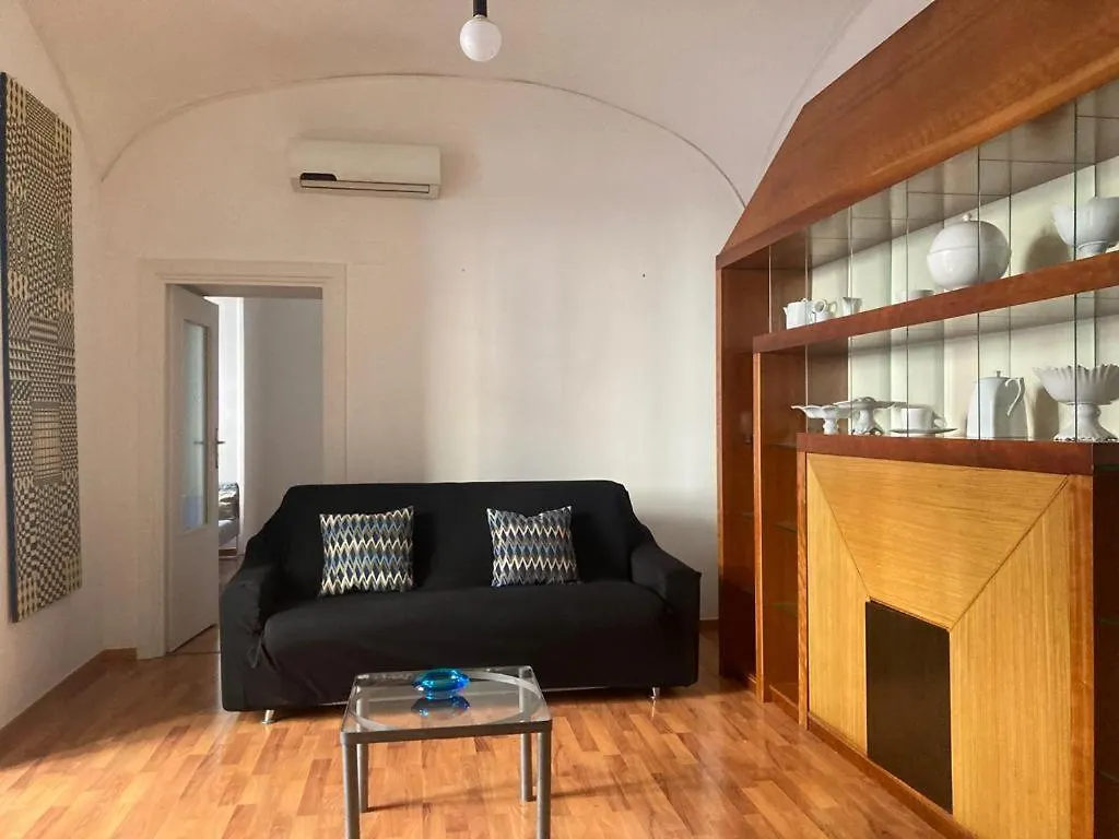 D116 Home - Your Perfect Place Napoli 0*,  Italia