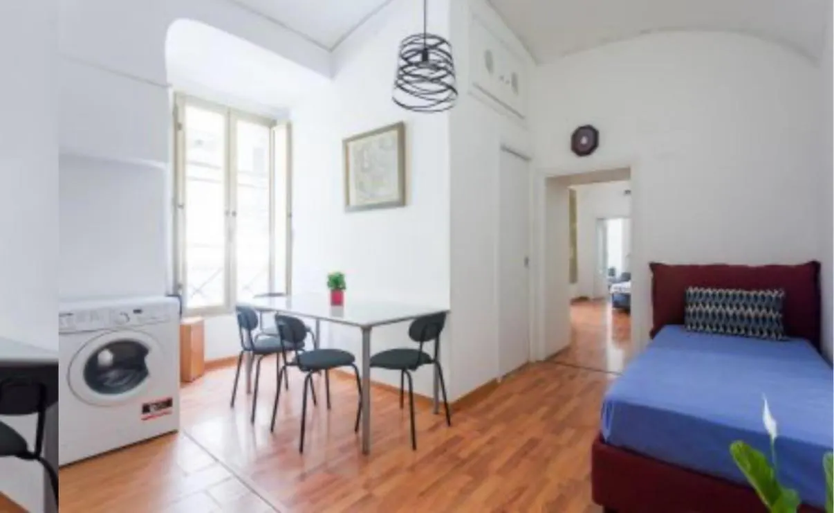 D116 Home - Your Perfect Place Napoli 0*,  Italia